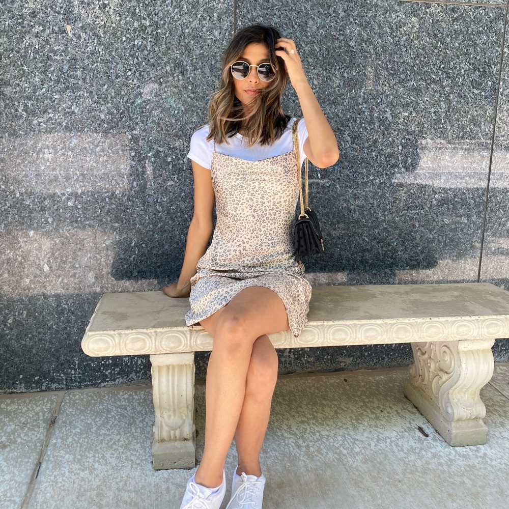 White short sleeve t shirt